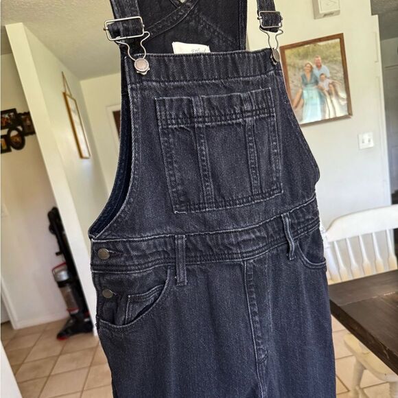 Universal Thread Washed Black Relaxed Cropped Ankle Denim Overalls - Picture 8 of 8